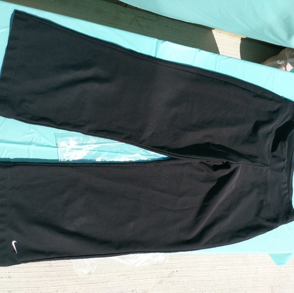 Good Nike Women's Black Work Out pants - Picture 2 of 5